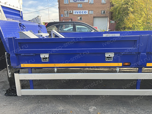 Среднерамный полуприцеп-тяжеловоз САВ 931803 (530010) г/п 39,5 тн, 3 оси; борта-уширители, тент, мехтрапы