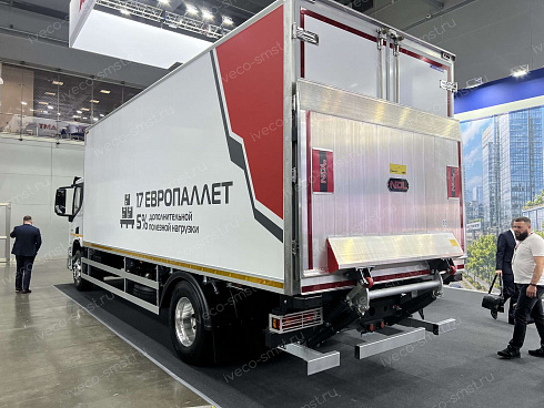 Изотермический фургон-рефрижератор с гидробортом на шасси АМТ 432901
